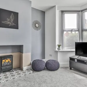 Refurbished Plush Great Transport Links Holiday home