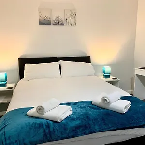 Lark - Sleeps 6, Secure Parking! Perfect For Centre Working Or Leisure In Trendy Kelham Island, Apartment